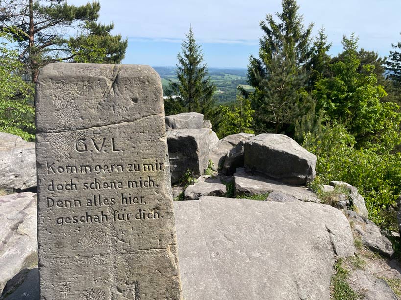gedenksteine auf der lippischen velmerstot