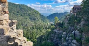 Mehr über den Artikel erfahren Roadtrip durch die Oberlausitz mit dem Van: Oybin, Zittauer Gebirge, Rakotzbrücke & Fürst-Pückler-Park