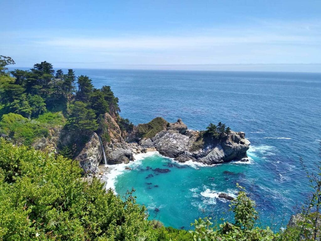 highway 1 in kalifornien wasserfall am meer
