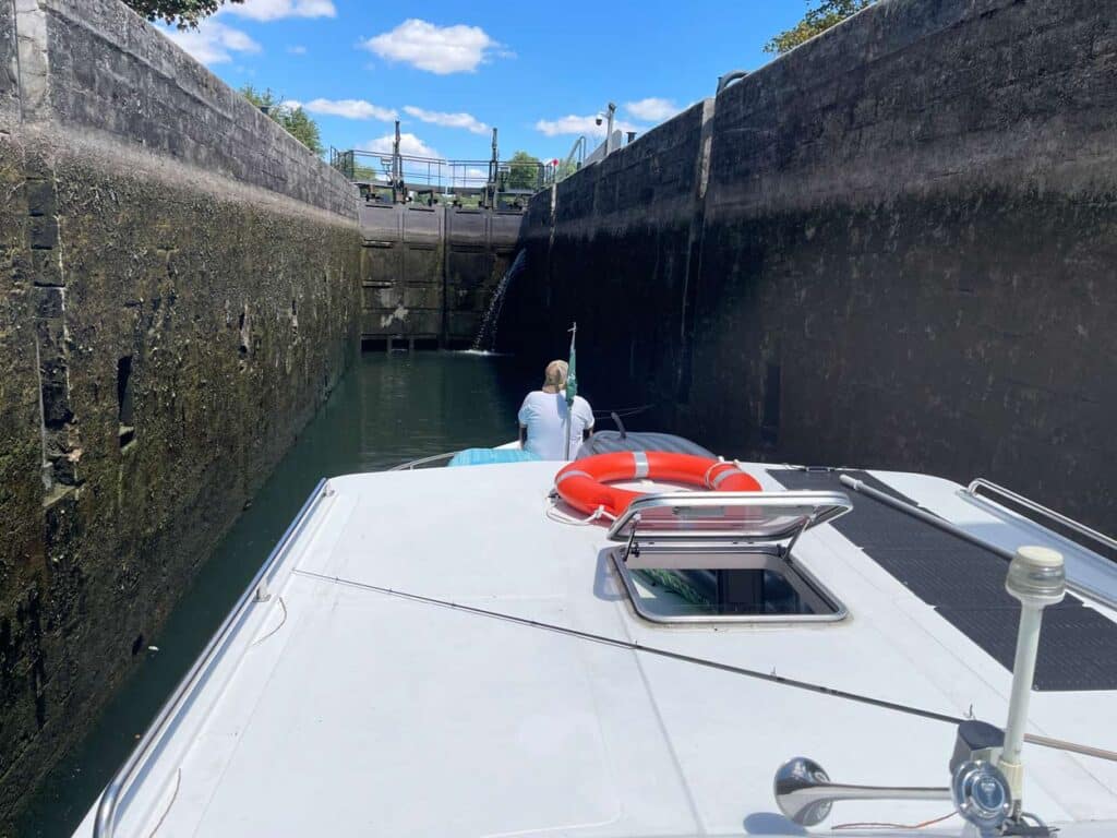 hausboot urlaub frankreich schleusen