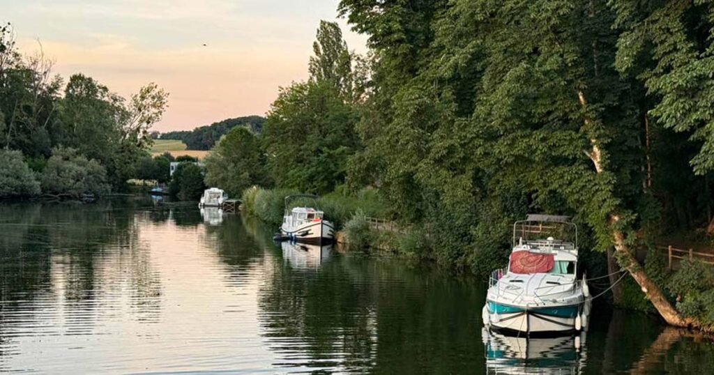 hausboote in frankreich auf der saone