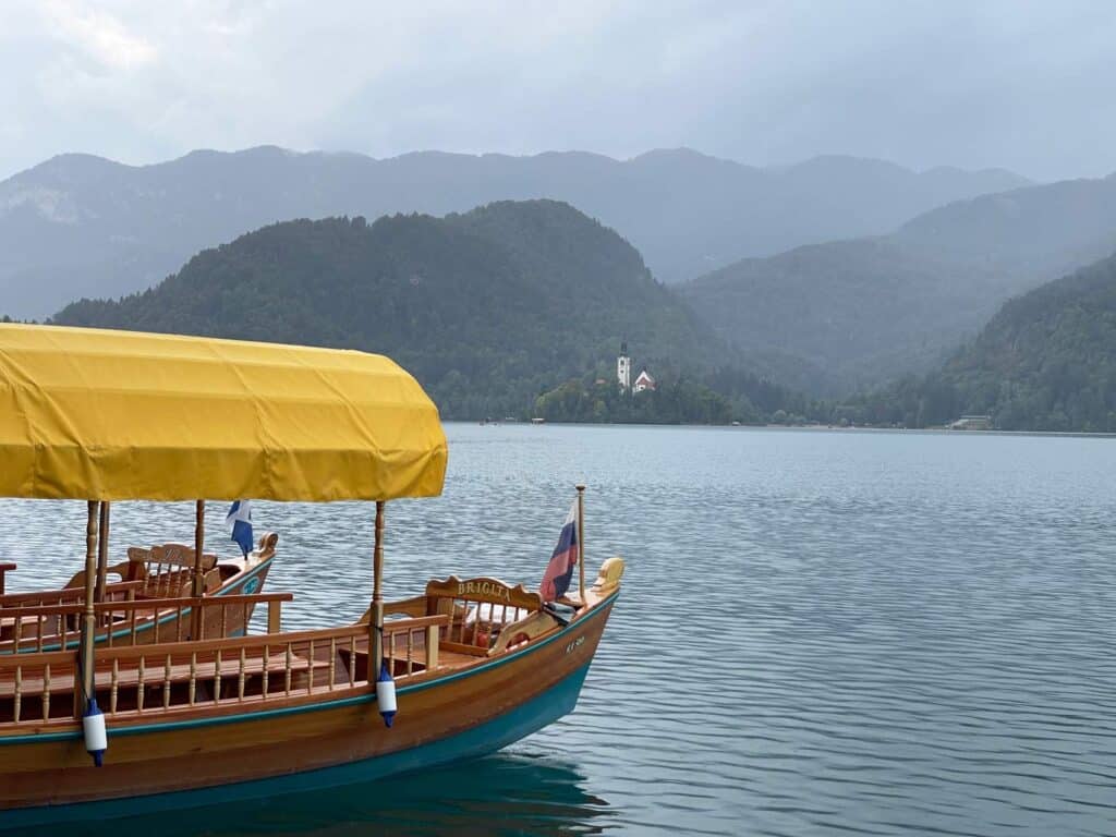 Pletna Boote am Bleder See