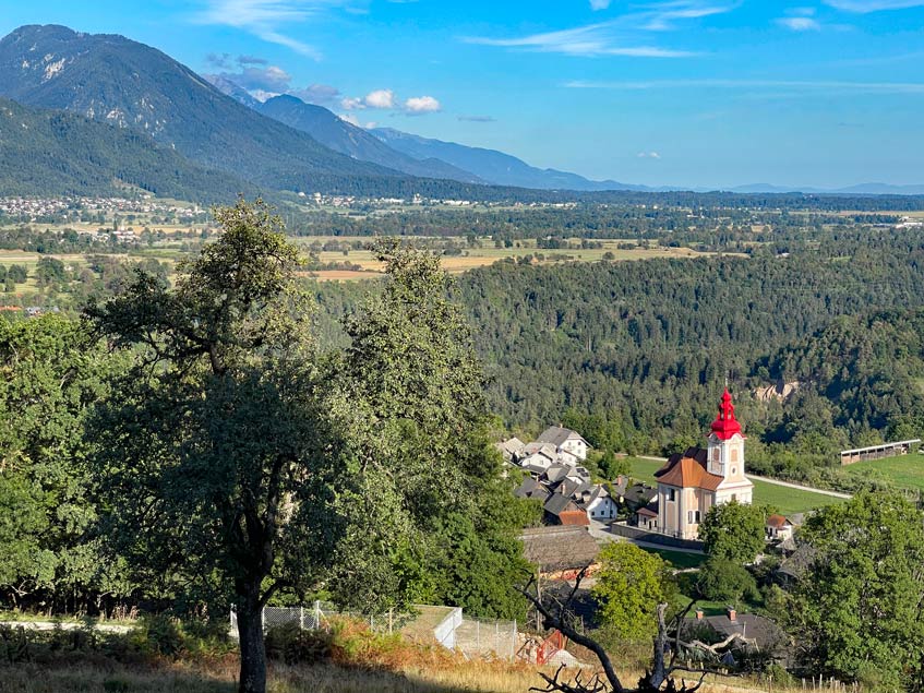kirche am king of triglav trail