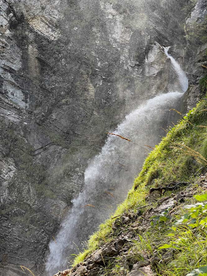 unterer martuljek wasserfall im triglav nationalpark