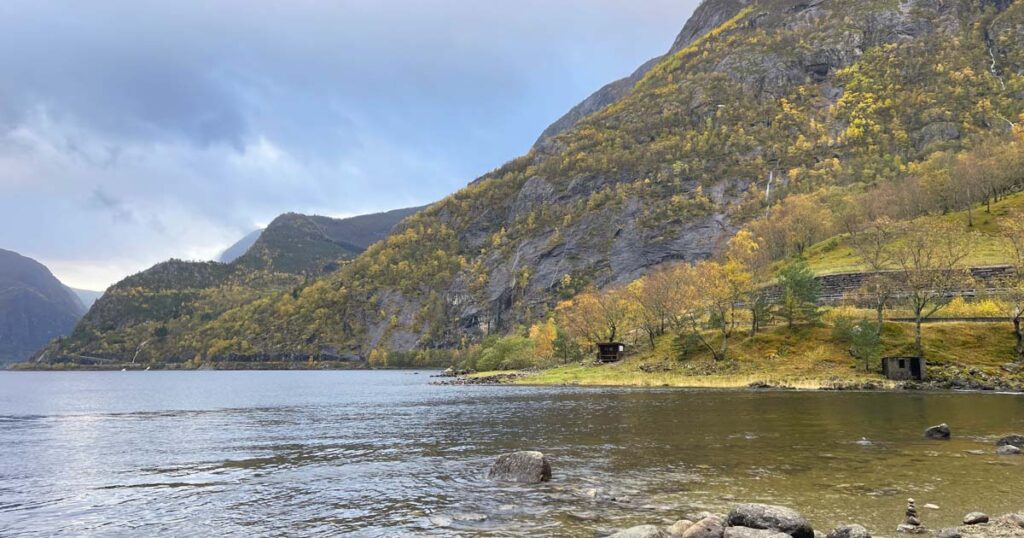 eidfjord see in norwegen